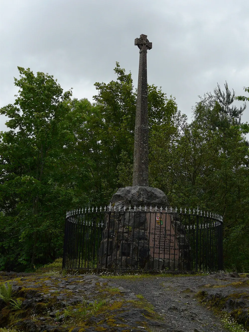 Massacre of Glencoe Monument, the local landmark of PH49