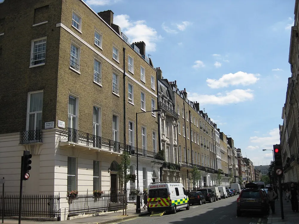 Harley Street, the local landmark of W1G